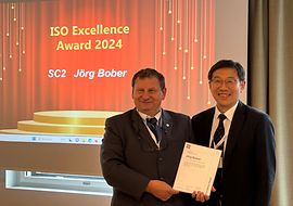 Herr Jörg Bober erhält den ISO Excellence Award