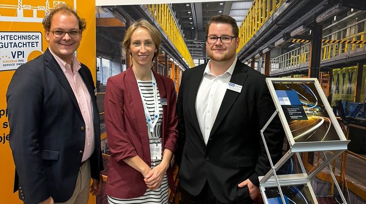 Heiko Radke, Claudia Baumann, Dennis Holzhauer auf der InnoTrans 2024